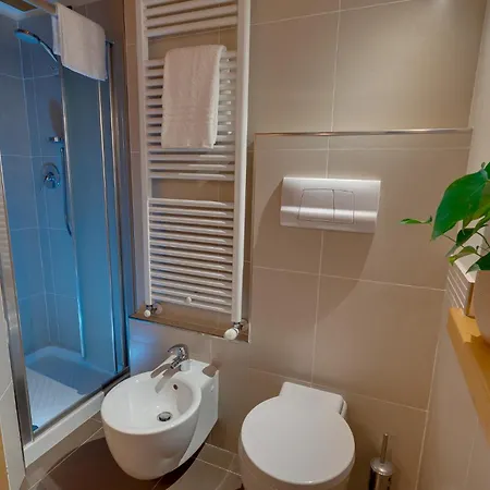 Borgo Nuovo Deluxe - Netflix, Plus, A 2 Minuti Dalle Piste Con Garage Box