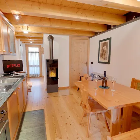 Borgo Nuovo Deluxe - Netflix, Plus, A 2 Minuti Dalle Piste Con Garage Box Forni di Sopra